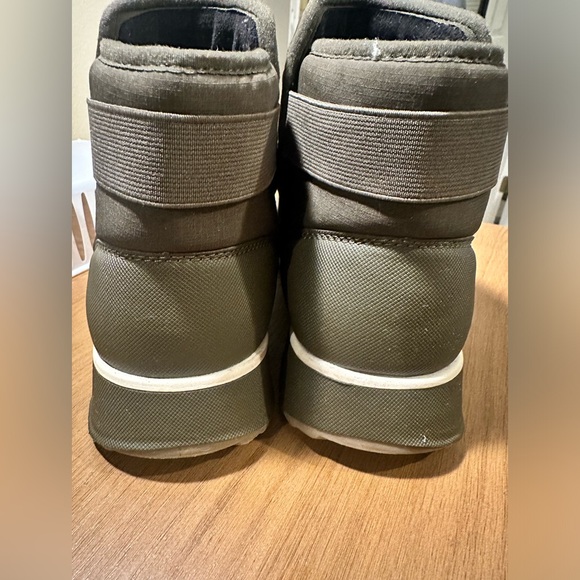 Dr Scholl's Women's Slip-on Booties Olive Green Snow Boots 8.5M - Picture 3 of 11